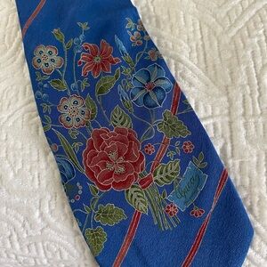 Gucci vintage necktie men’s tie 100% silk floral print Italy Blue